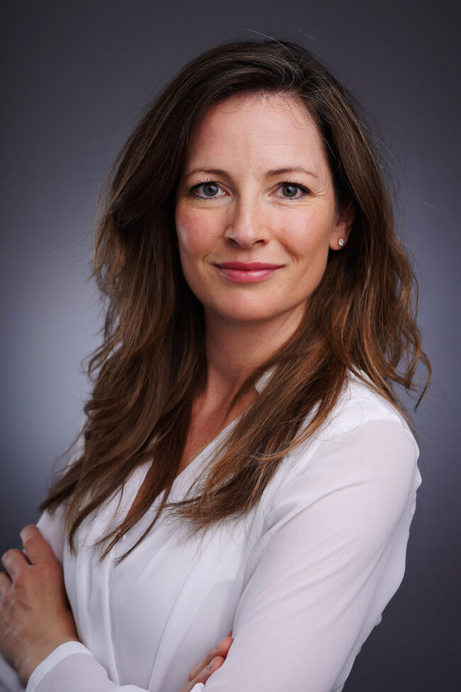 Fotograf Kärnten, Fotostudio Villach, Fotograf Villach, Fotostudio Kärnten, Babyfotografie, Newbornfotos, Bewerbungsportrait, Bewerbungsfotos, Business Porträt, Familienfotos, Fotostudio, Photostudio, Photograph Villach, Hochzeitsfotograf Kärnten, Hochzeitsfotos, Pressefotografie,Kinderfotos, Studiofotografie, Neugeborenen Fotografie, Fotografie Villach, Kinderfotos, Studioshootings