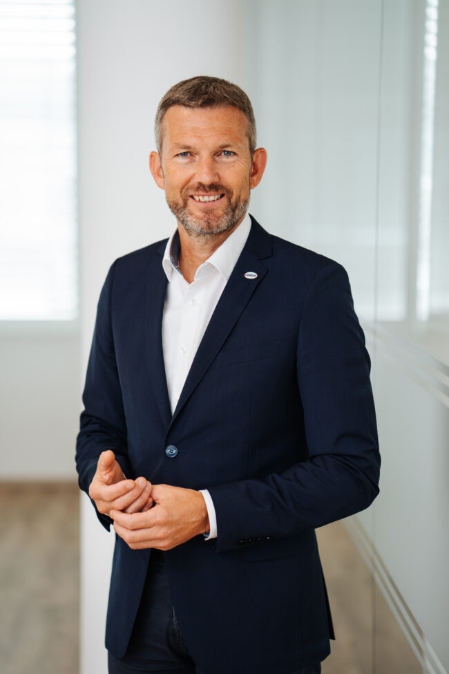 Fotograf Kärnten, Fotostudio Villach, Fotograf Villach, Fotostudio Kärnten, Babyfotografie, Newbornfotos, Bewerbungsportrait, Bewerbungsfotos, Business Porträt, Familienfotos, Fotostudio, Photostudio, Photograph Villach, Hochzeitsfotograf Kärnten, Hochzeitsfotos, Pressefotografie,Kinderfotos, Studiofotografie, Neugeborenen Fotografie, Fotografie Villach, Kinderfotos, Studioshootings