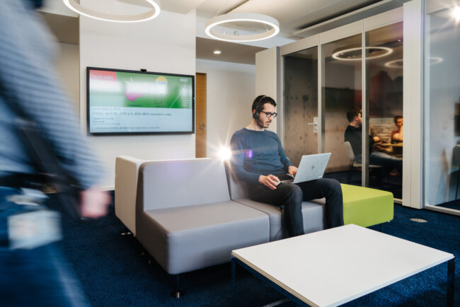 Fotograf Kärnten, Fotostudio Villach, Fotograf Villach, Fotostudio Kärnten, Babyfotografie, Newbornfotos, Bewerbungsportrait, Bewerbungsfotos, Business Porträt, Familienfotos, Fotostudio, Photostudio, Photograph Villach, Hochzeitsfotograf Kärnten, Hochzeitsfotos, Pressefotografie,Kinderfotos, Studiofotografie, Neugeborenen Fotografie, Fotografie Villach, Kinderfotos, Studioshootings