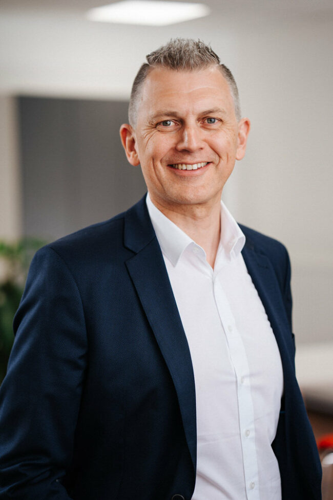 Werbefotograf Kärnten, Werbefotograf Villach, Portraitfotograf, Bewerbungsfotos Villach, Fotostudio Kärnten, Fotograf Kärnten, Tourismusfotograf, Tourismusshooting, Geschäftsführer Porträt,
